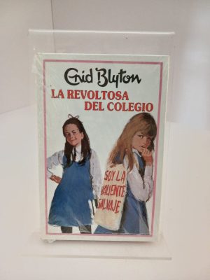 Portada de La revoltosa del colegio