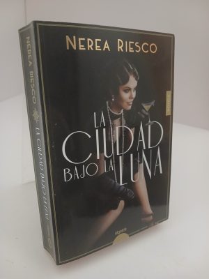 Portada de La ciudad bajo la luna