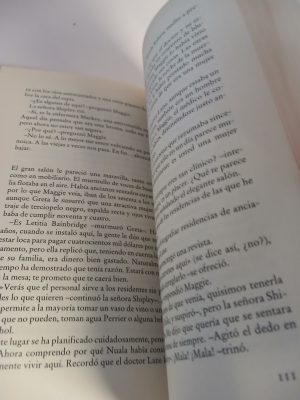 Pálida como la luna